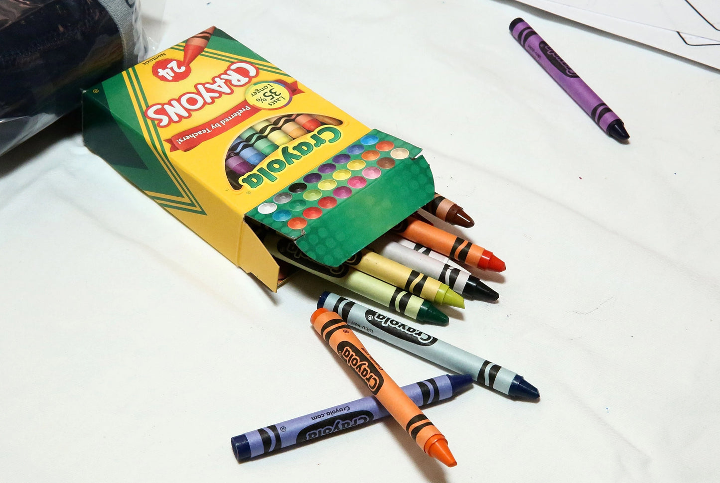 24ct Crayon image 0