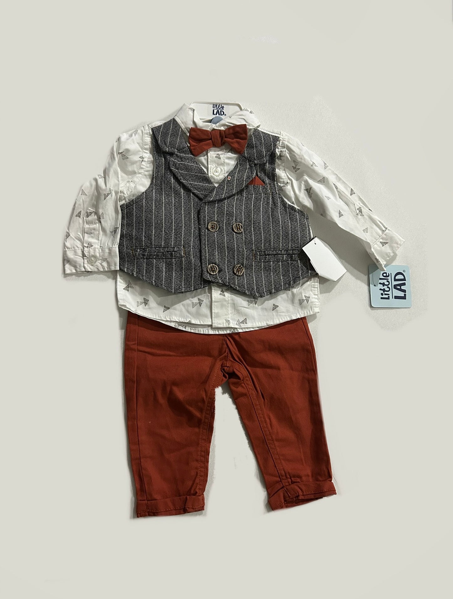 Little Lad boys semi formal gentle man suit image 3