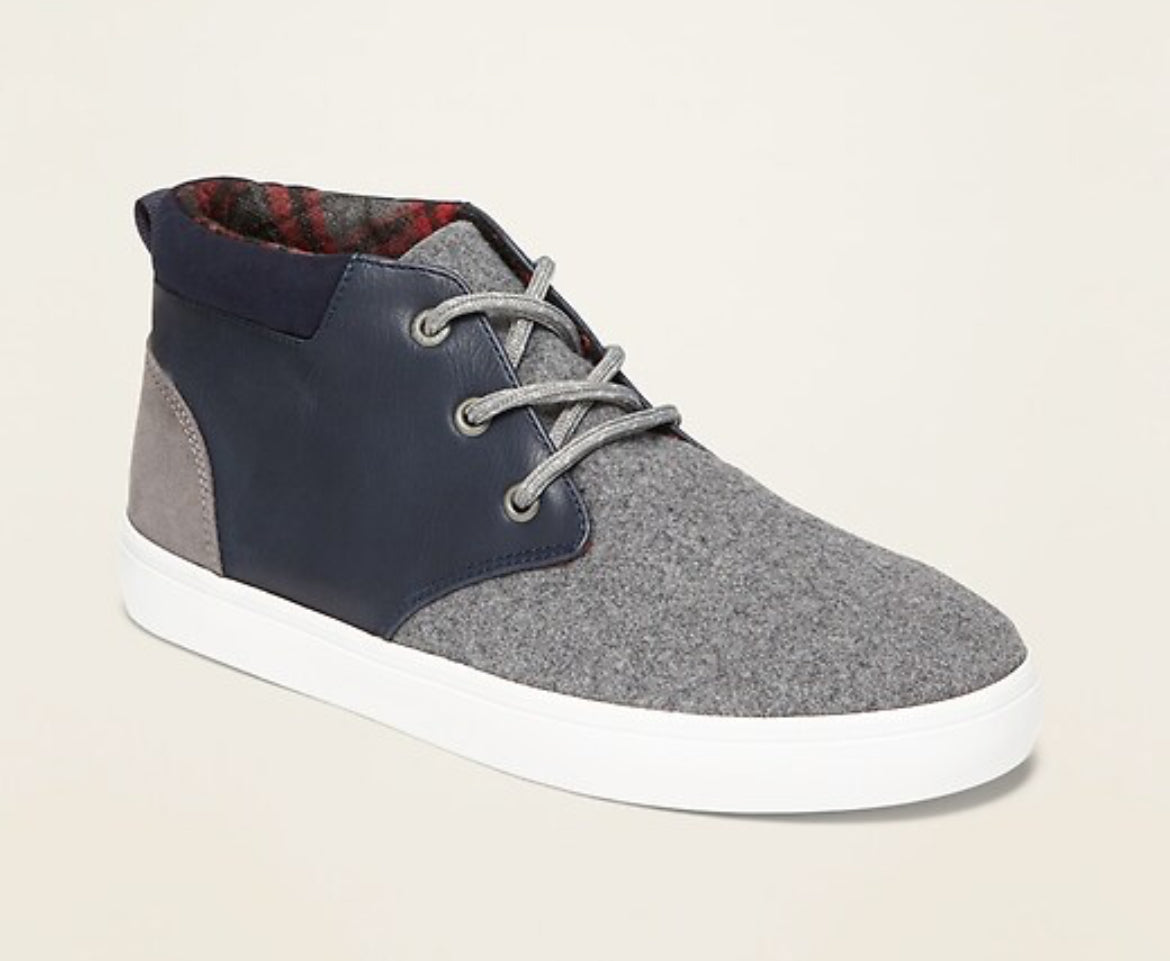 Old navy boys boot /footwear  image 0